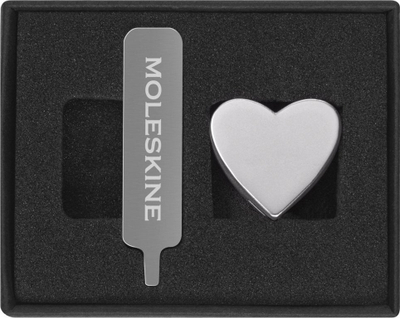 Pin zemre Moleskine Heart, aksesori për fletore edhe ditar, ngjyrë argjendi