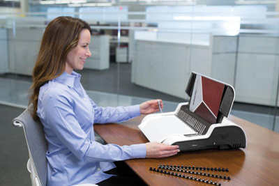 Makinë lidhëse për dokumente Fellowes Pulsar-e 300 (5620701), e bardhë