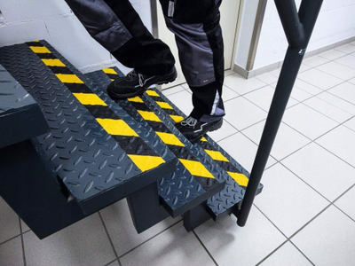 Shirit antirrëshqitës Durable Duraline Grip+, 50mm, R13, verdhë e zezë