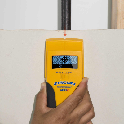 Detektor metali Zircon ElectriScanner e60c, për gjetje kabllosh AC, me ekran ColorTrip, i verdhë