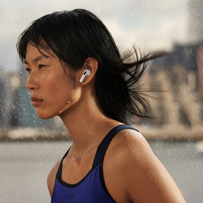 Слушалки Apple AirPods 2022 (трета генерација), со футрола за полнење