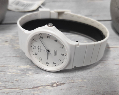Orë dore Casio Collection MQ-24B-7BEF, 35mm, quartz, e bardhë
