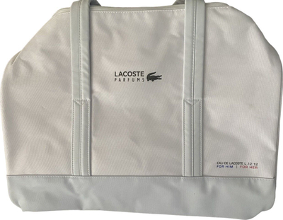Çantë fundjave Lacoste Eau de Lacoste L.12.12, poliester, 16" x 10" x 10, e bardhë