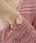 Orë për femra Guess Mini Rumour GW0839L3, e artë rozë