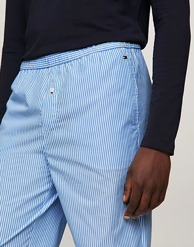 Set dhuratë për meshkuj Tommy Hilfiger, pizhame + pantofla, të zeza/ të kaltra