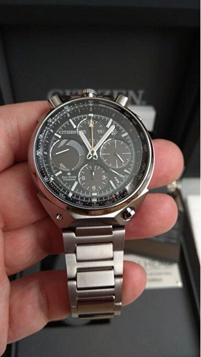 Orë dore Citizen Promaster Eco-Drive Land Chronograph Bull Head AV0080-88E