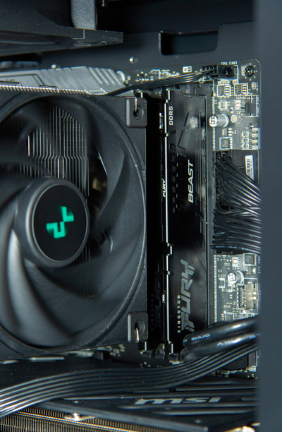 Kompjuter HAL3000 Master Gamer Elite, Intel i7-13700F, 32GB RAM DDR5, 1TB SSD, RTX 4070, i zi