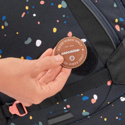 Çantë shpine për shkollë Coocazoo MATE Sprinkled Candy, ergonomike, e zezë me pika me ngjyra