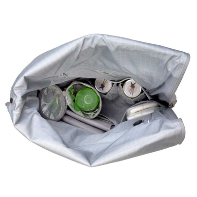 Çantë shpine për pelena LÄSSIG Rolltop Diaper Backpack, hapje roll top, ndarje të shumta, gri