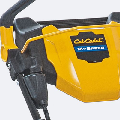 Kosë me benzinë Cub Cadet 53 cm, motor 159 cm³, shportë 70 L, e verdhë