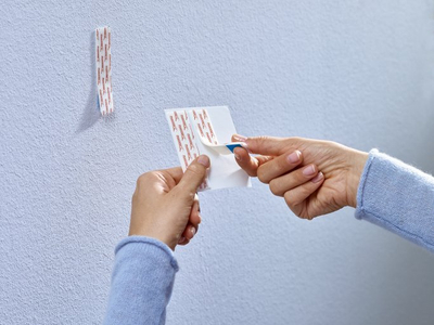 Gozhdë vetëngjitëse e rregullueshme Tesa 77777, set me 2 copë, ngjitje e fortë, e bardhë