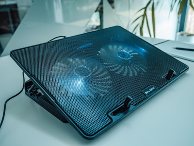 Ftohës për laptop Blow Walking Stand Samba, 2 ventilatorë, dritë blu, i zi