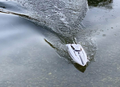 Varkë me telekomandë Amewi RC Model Speedboat RtR, 633 mm, 2.4 GHz, e bardhë