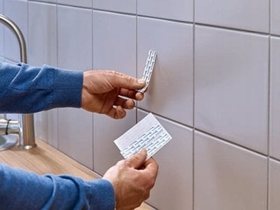 Gozhdë ngjitëse me rregullim Tesa 77764, për pllaka dhe hekur, 3kg, e bardhë
