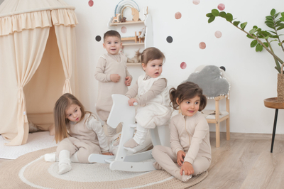 Thes gjumi për bebe Kenguru Gold Popcorn Fox, me këmbë, TOG 2, 6-24m, e bardhë