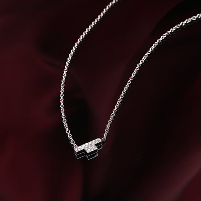 Qafore për femra Trussardi T-Logo, e argjendtë