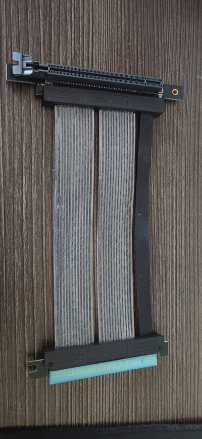 Kabllo riser PCIe 4.0 CableMod 300mm, për kartelë grafike, e zezë