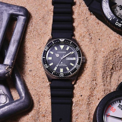 Orë për meshkuj Citizen Automatic Diver Challenge NY0120-01EE, e zezë