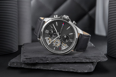 Ore dore Tommy Hilfiger Baker 1710644 Multi Function, 43.5mm, rrip lëkure, e zezë