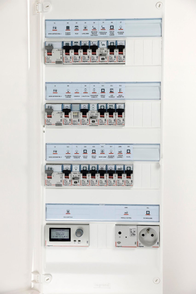 Portë smart Legrand Brama EMDX3, Zigbee WiFi, 100 240V AC, e bardhë