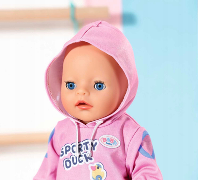 Rrobaxho kukulle Baby Born Kindergarten Sport Outfit, për kukulla 36 cm, me tapet gjimnastike, rozë me shumë ngjyra