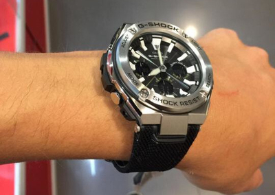 Orë dore Casio G-Shock GST-W130C-1A