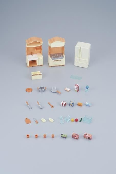 Сет кујнски игри Sylvanian Families Kitchen Play Set, со фрижидер, шпорет и мијалник, шарен