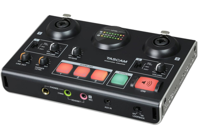 Interfejs audio Tascam US-42B MiniStudio Creator, 2 kanale, për podcast dhe streaming, i zi