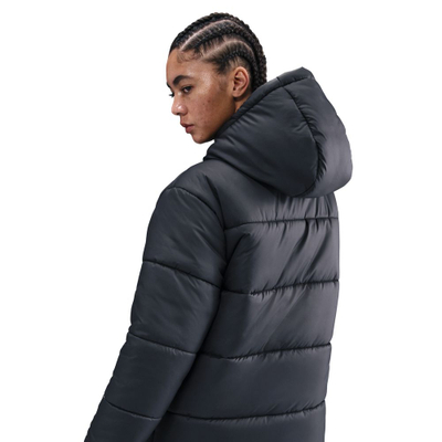 Зимска јакна со капуљача Nike Classic Therma FIT, за жени, црна