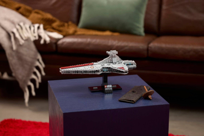 Set ndërtimi LEGO Star Wars Venator-Class Attack Cruiser 75441, 643 pjesë, për ekspozim, shumëngjyrësh