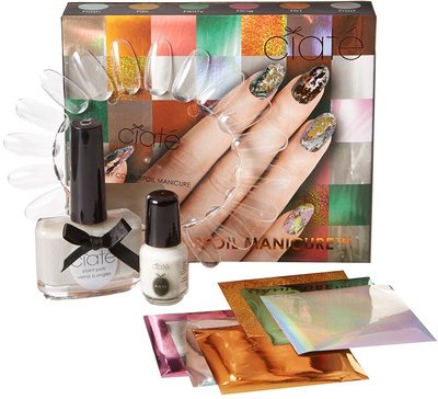 Set manikyr Ciaté Very Colourfoil Wonderland, llak 13.5ml, fletëza metalike shumëngjyrëshe, krem i çelët