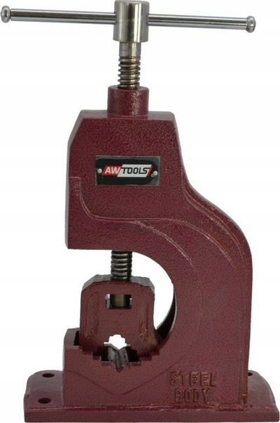 Хидраулична менгема за цевки Awtools 3", ширина на вилиците 75 mm, за работна маса, црвена