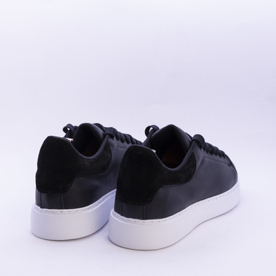 Luzaro Essential – Black