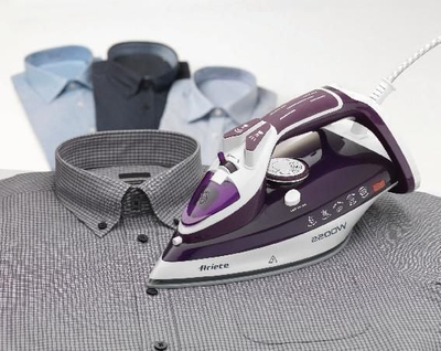 Пегла со пареа Steam Iron 6243, 2200W, 28 g/min, керамичка плоча