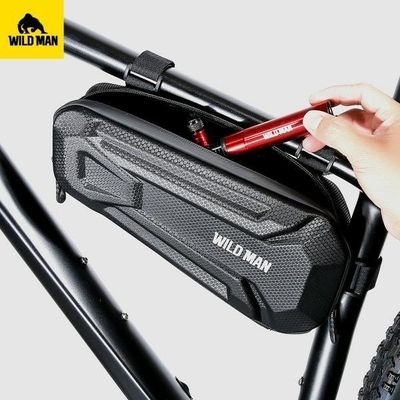 Çantë kornize biçiklete Wildman XL, 1.8L, montim me rripa, e zezë