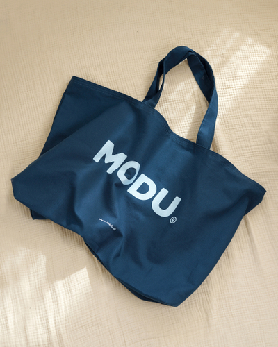 Çantë udhëtimi MODU Deep Blue, pambuk i ricikluar, madhësi e madhe, e kaltër e errët