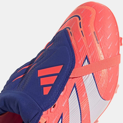 Копачи за фудбал Adidas Predator League, сува игралиште, со преклоплив јазик, портокалови