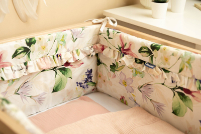 Mbrojtëse krevati për bebe Magnolia, 120x60 cm, pambuk, shumëngjyrëshe