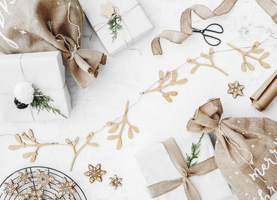 Garlandë druri për zbukurim Wooden Garland Mistletoe, 127 cm, krem bezhë