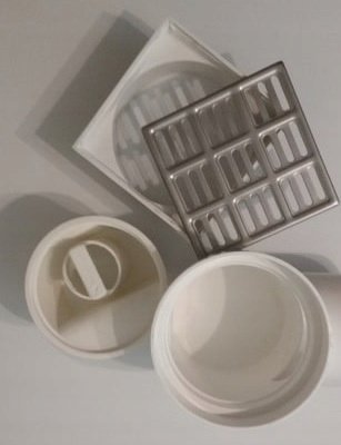 Kapak kullues anësor AKCES, dalje 110 mm, çelik inoks dhe plastikë, i bardhë