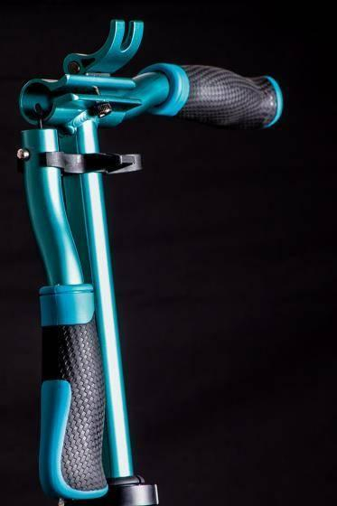 Trotinet Six Degrees alumini 230/215mm, palosës, deri 100 kg, ngjyrë turquoise