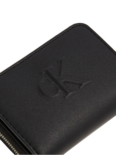 Kuletë për femra Calvin Klein, e zezë