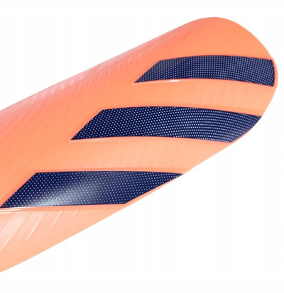 Mbrojtëse futbolli adidas Tiro Club KA0028, shkumë EVA, me rripa fiksimi, të zeza