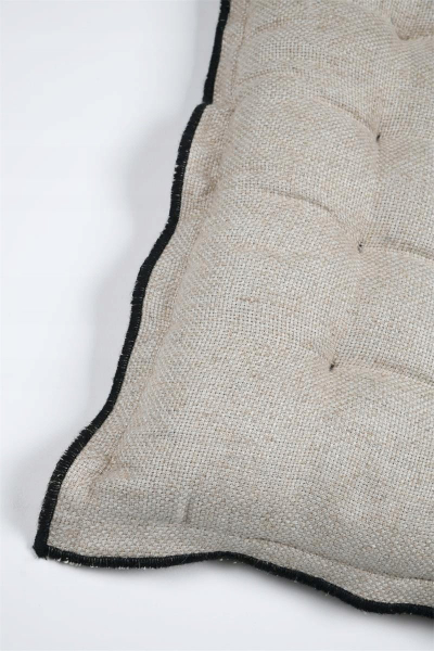Jastëk dekorativ ALINE, 38 x 38 cm, dizajn quilted, me lidhëse