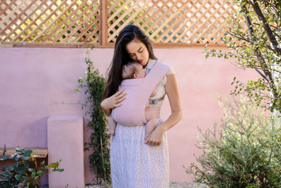 Nositëse bebe Ergobaby Embrace, ergonomike, për të porsalindur, rozë e çelët