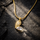 Varëse Gold me Dizajn Elegant dhe Gurë me Shkëlqim