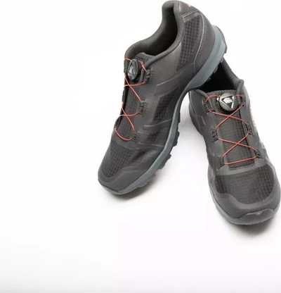 Raft ekspozimi Giro Shelf For Giro Apparel, për rroba, metalik