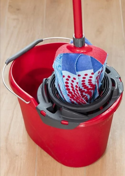 Kovë me shtrydhëse për mop Vileda Super, plastike, e kuqe