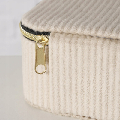 Kuti bizhuterish prej kadifeje Velvet Jewelry Box Caja, 12 x 10 x 6 cm, poliester MDF, bezhë