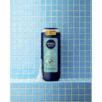 Shampo për meshkuj NIVEA, me sherebel, për flokë të yndyrshëm, 500 ml